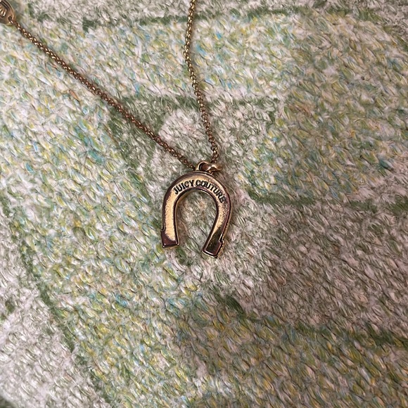 Vintage y2k Juicy Couture gold horseshoe necklace adjustable 16”-18” 2000s - Picture 4 of 5